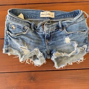 Girls Abercrombie distressed shorts